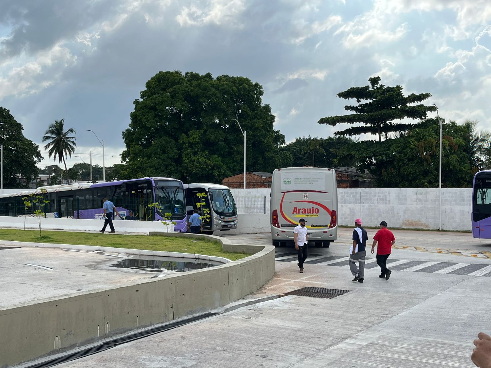 Motoristas protestam em terminal de Marituba por falta de pagamento.