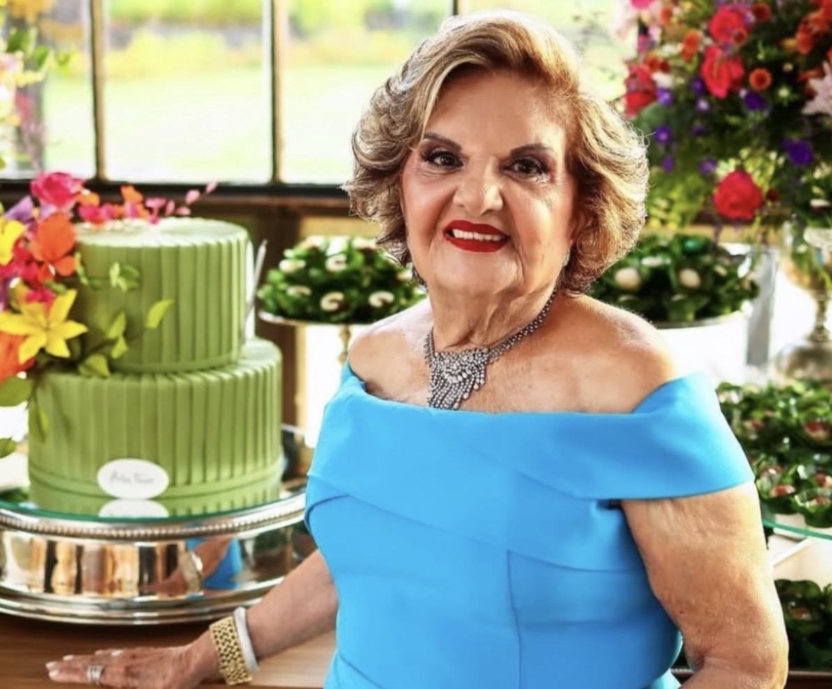 Imagem - Cléa Farah celebra idade nova em  grande estilo