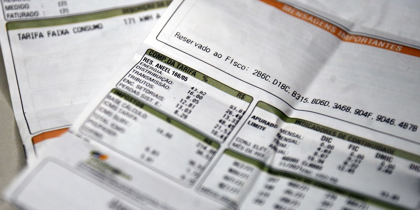 Aneel reduz bandeira tarifária para amarela em dezembro