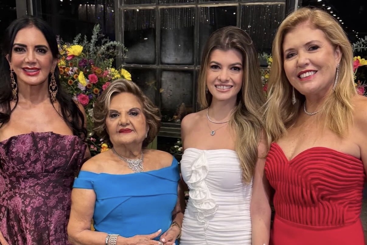 Fadia Freire, Clea Farah, Samara Freire e Mônica Farah