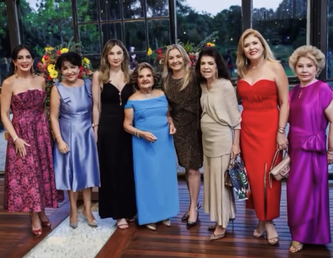 Fadia Freire, Penha Buchacra, Hanna Ghassan, a aniversariante, Cléa Farah, Ruth Toates, Lúcia Gorresen, Mônica Farah e Edna Vaz