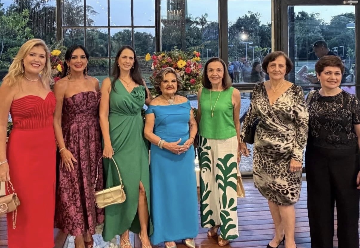 Monica Farah, Fadia Farah, Gisele Zouein, Cléa Farah, Nabiha e Nazaré Zouein 