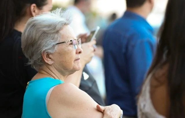 O número reforça a tendência histórica de maior longevidade feminina no país.