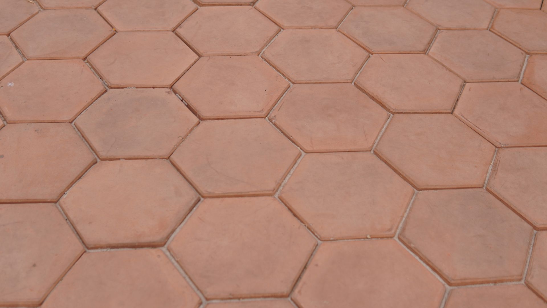 Peças de concreto sustentável. A Hydro doa 100% da produção para obras em Paragominas, como a pavimentação do Parque Ambiental municipal.