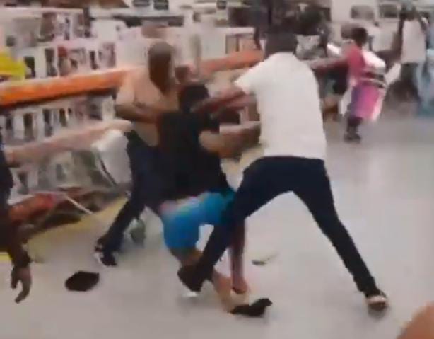 Briga generalizada em supermercado de Juiz de Fora-MG.