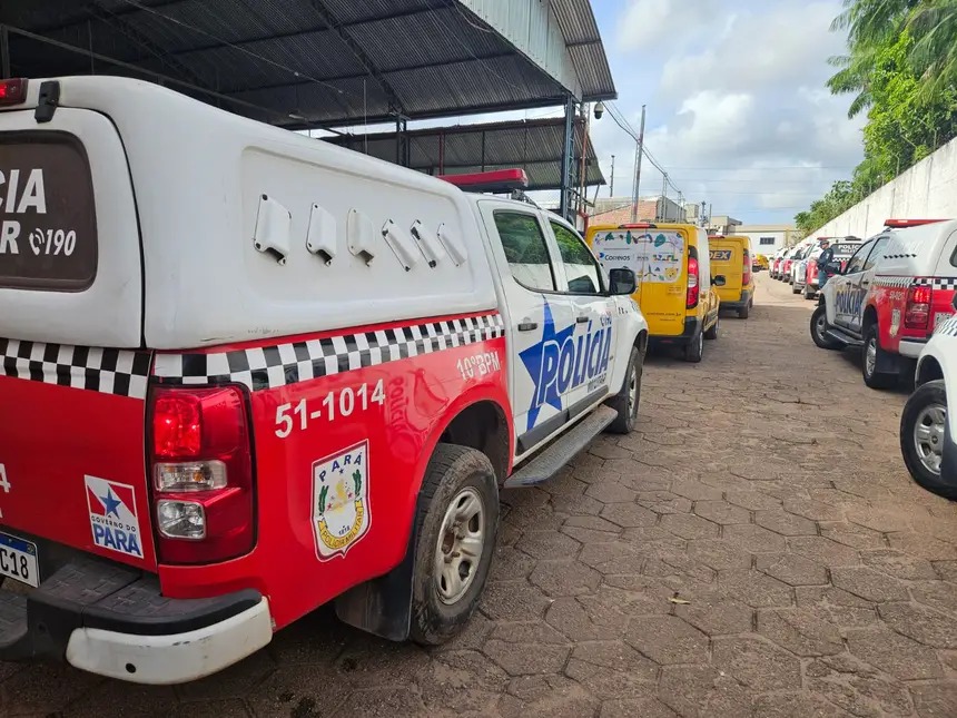 Agentes de segurança escoltaram os malotes de provas aos locais onde o Exame seria aplicado.