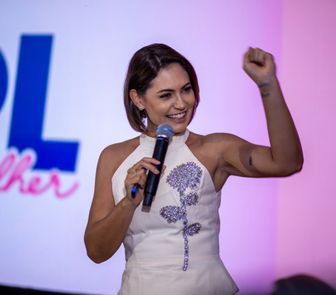 Imagem - Michelle Bolsonaro sinaliza aceitar vice em chapa com Tarcísio de Freitas em 2026