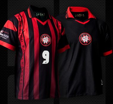 Imagem - Athletico é elogiado após resgatar escudo tradicional em camisa retrô