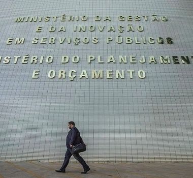 Imagem - Governo propõe novas regras e salários para servidores públicos