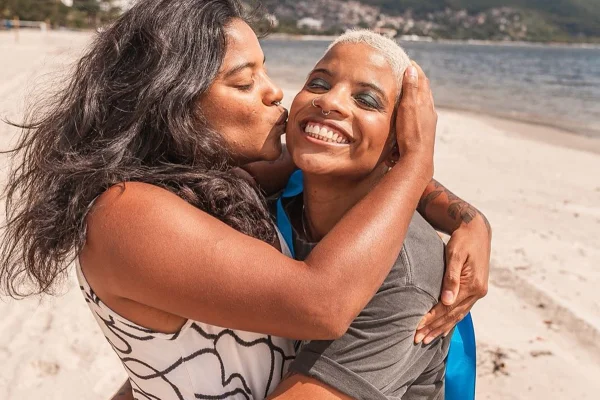 Mariana compartilhou nas redes sociais um vídeo que ressignifica o luto após a perda de Juliana, que faleceu em um acidente no Monte Rinjani