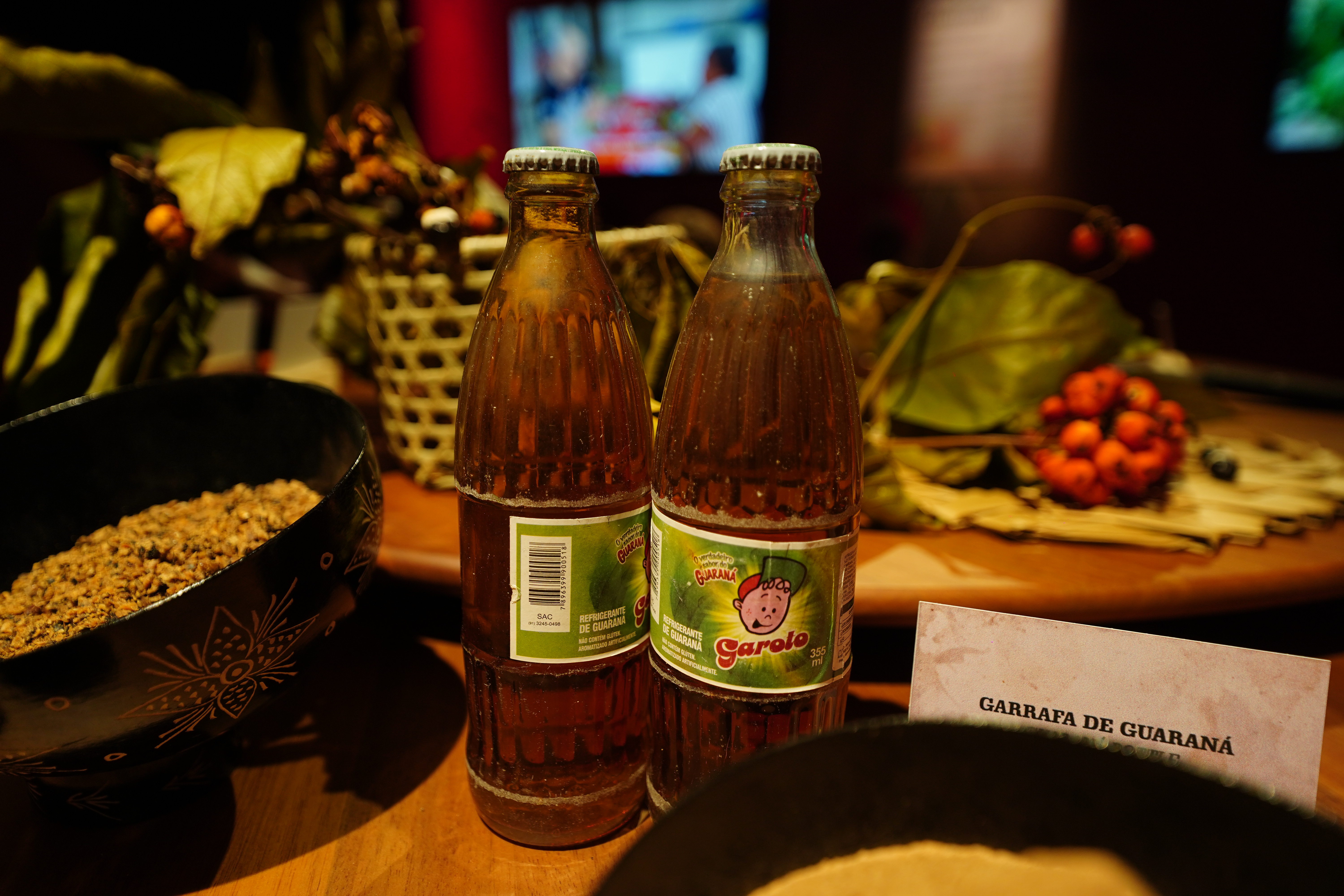 O visitante entra em um espaço onde o olfato é atiçado pelo cumaru, pela castanha-do-pará e pelo guaraná.