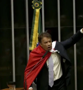 Imagem - Wladimir Costa rebate acusações sobre suposta venda de emissora para prefeito de Ananindeua