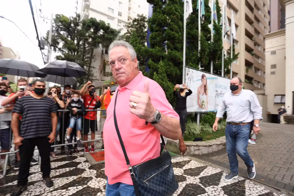 Abel Braga já usou a camisa rosa em vários momentos