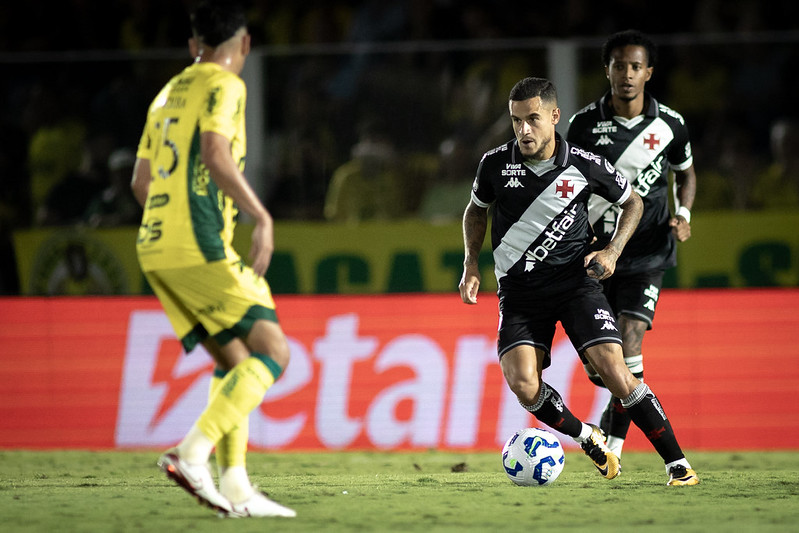 Equipes se enfrentam em São Januário, no Rio de Janeiro - 