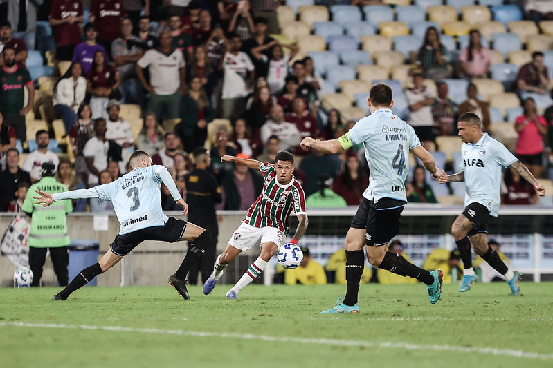 Tricolores se enfrentam na Arena do Grêmio - 