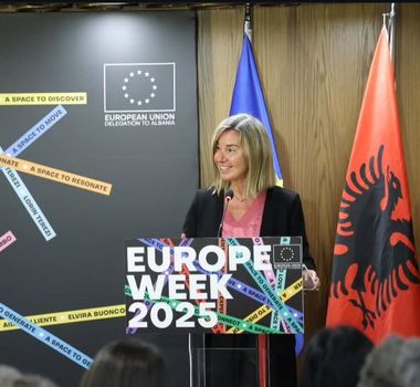 Imagem - Ex-chefe diplomática da UE, é detida em Bruxelas sob suspeita de fraude