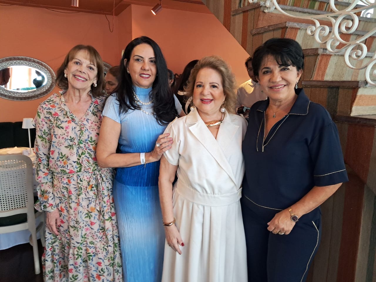 A aniversariante com Safira Benzecry, Neuza Lima e Maria da Penha Buchacra