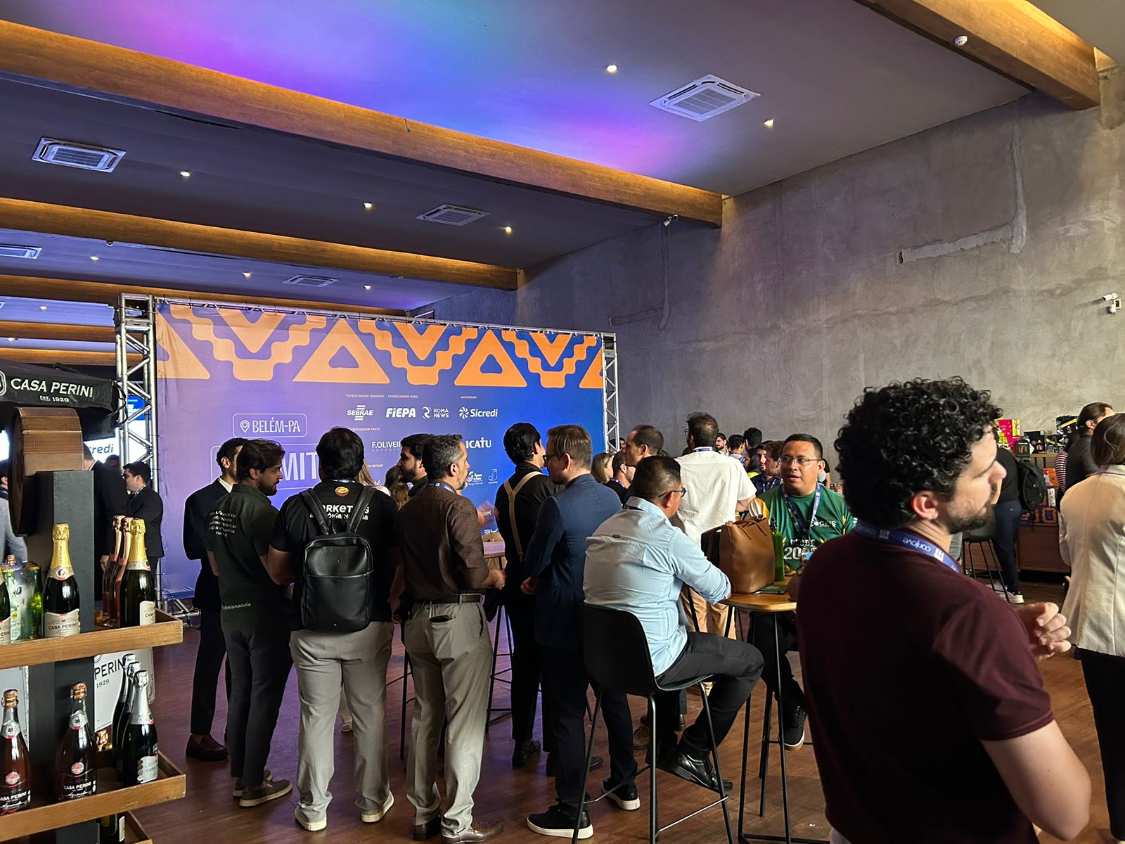 Durante a tarde, jovens empresários e lideranças de diversos seguimentos de negócios estiveram reunidos para troca de conhecimentos, aprendizado e network.