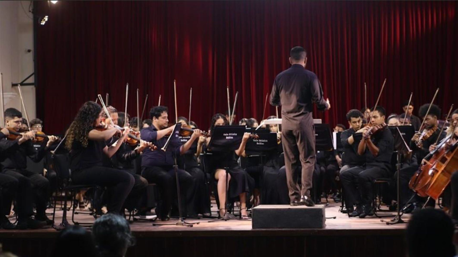 Feriado também é dia de concerto.