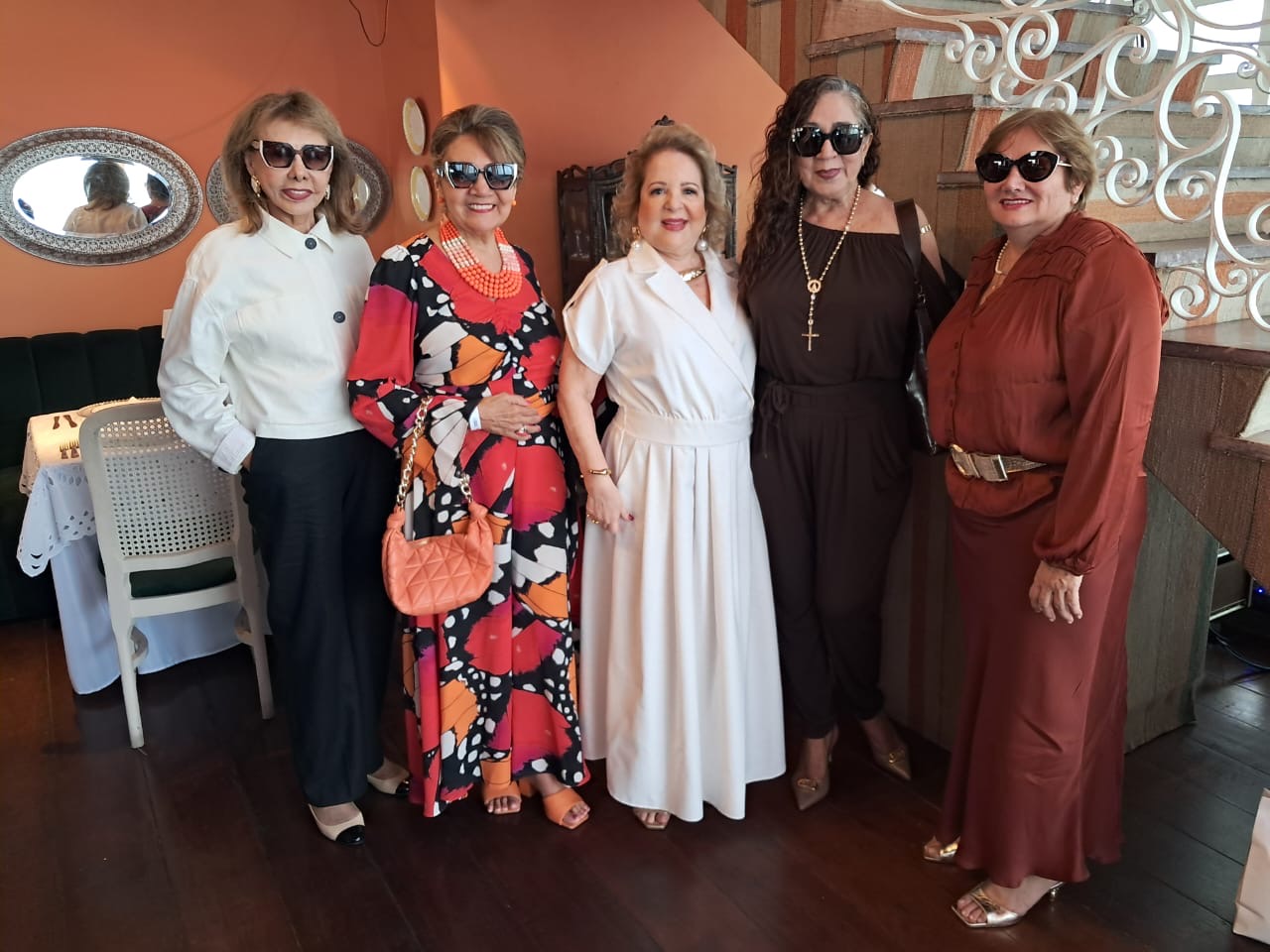 Suzy Biloia, Walda Bandeira, Gal Fernandes, Fátima Leite e Naná Guimarães 