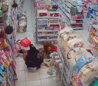 Imagem - Vídeo: mulher dá à luz no chão de loja, enquanto comprava enxoval em Recife