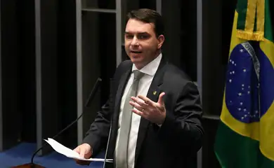 Mercado reage mal ao possível lançamento do senador à Presidência e aumenta pressão sobre dólar e juros