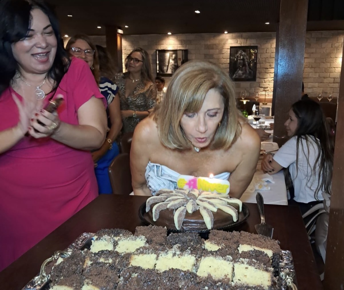 A aniversariante, Ceiça Ribeiro, foi presenteada com a chegada do seu primeiro neto, Leonardo 