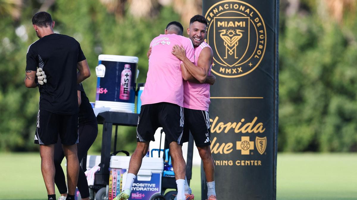 Busquets e Jordi Alba se despedem dos gramados em vitória do Inter Miami pela MLS Cup