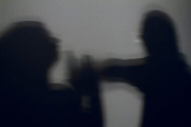 Imagem - Justiça determina medida protetiva contra delegado que agrediu esposa no Pará