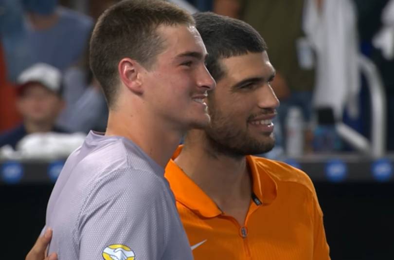 João perdeu para Alcaraz por 2 sets a 1 - 