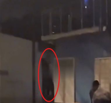 Imagem - Vídeo: Homem é flagrado pulando em telhados de residências em Parauapebas