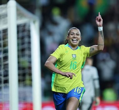 Imagem - Seleção feminina fecha 2025 em alta e sobe para 6º lugar no ranking da Fifa