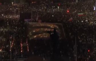 Jovens lideram onda de protestos que derruba governo na Bulgária