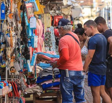 Imagem - Com Natal e injeção do 13° salário, economia terá maior faturamento mensal da história