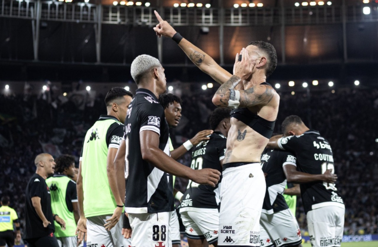 Argentino saiu do banco de reservas para virar o jogo para o Vasco - 