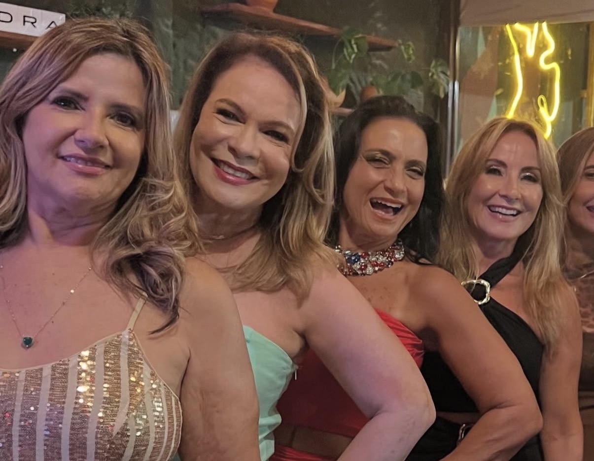 as aniversariantes, Margareth e KassY, com Marly Moura e Gilvana Gonçalves. 
