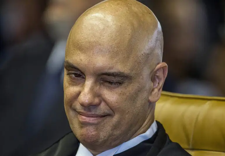 Ministro do STF havia sido sancionado em julho, em meio ao julgamento de Jair Bolsonaro
