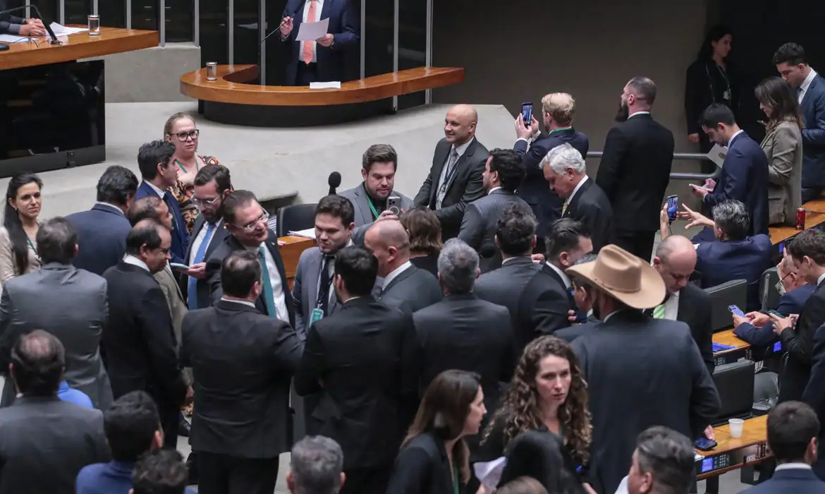 PL da Dosimetria volta a flexibilizar progressão de pena e especialistas contestam alcance