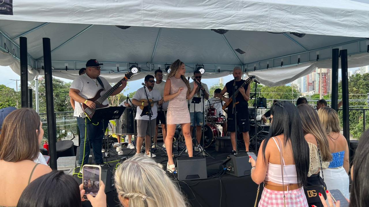 Pagode e samba marcam primeira Pool Party no Tivoli Maiorana JR., em Belém