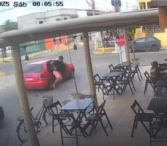 Imagem - Vítima foge de sequestro ao saltar de carro em movimento no Ceará