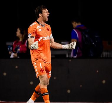 Imagem - Léo Jardim brilha nos pênaltis e Vasco garante vaga na final da Copa do Brasil
