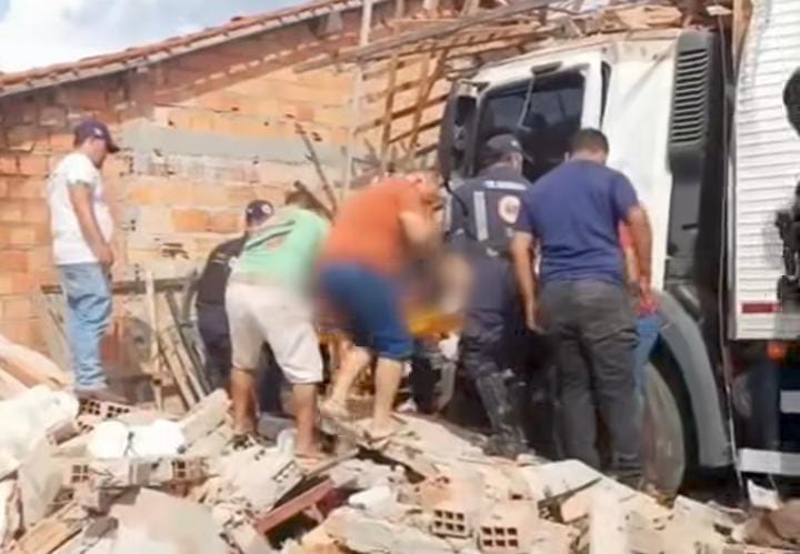 Além do óbito, duas crianças e um homem ficaram feridos -