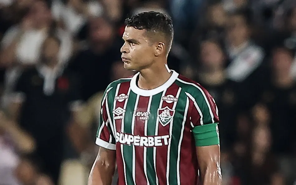 O Fluminense fez uma última investida, mas não foi o suficiente para convencer o zagueiro de 41 anos a permanecer no clube carioca.