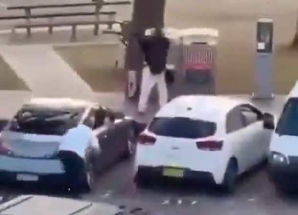 Pai e filho são apontados como autores de ataque durante Hanukkah na Austrália