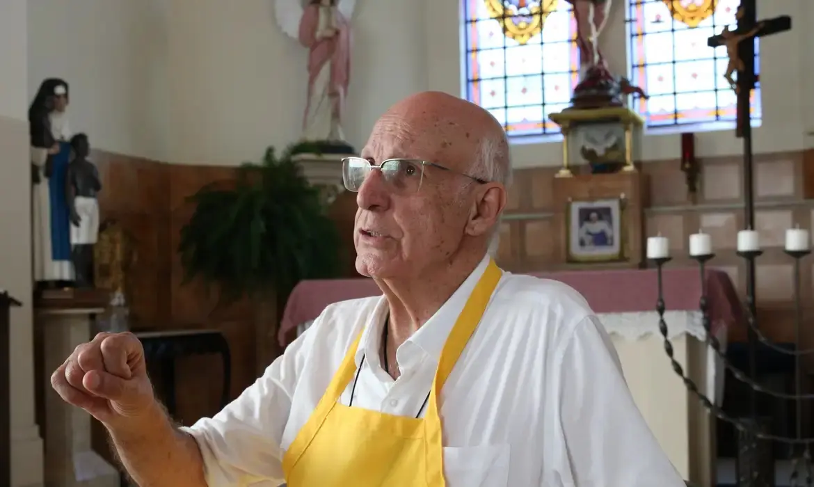 Dom Odilo transfere padre Júlio Lancellotti após quatro décadas na Mooca e restringe atuação digital
