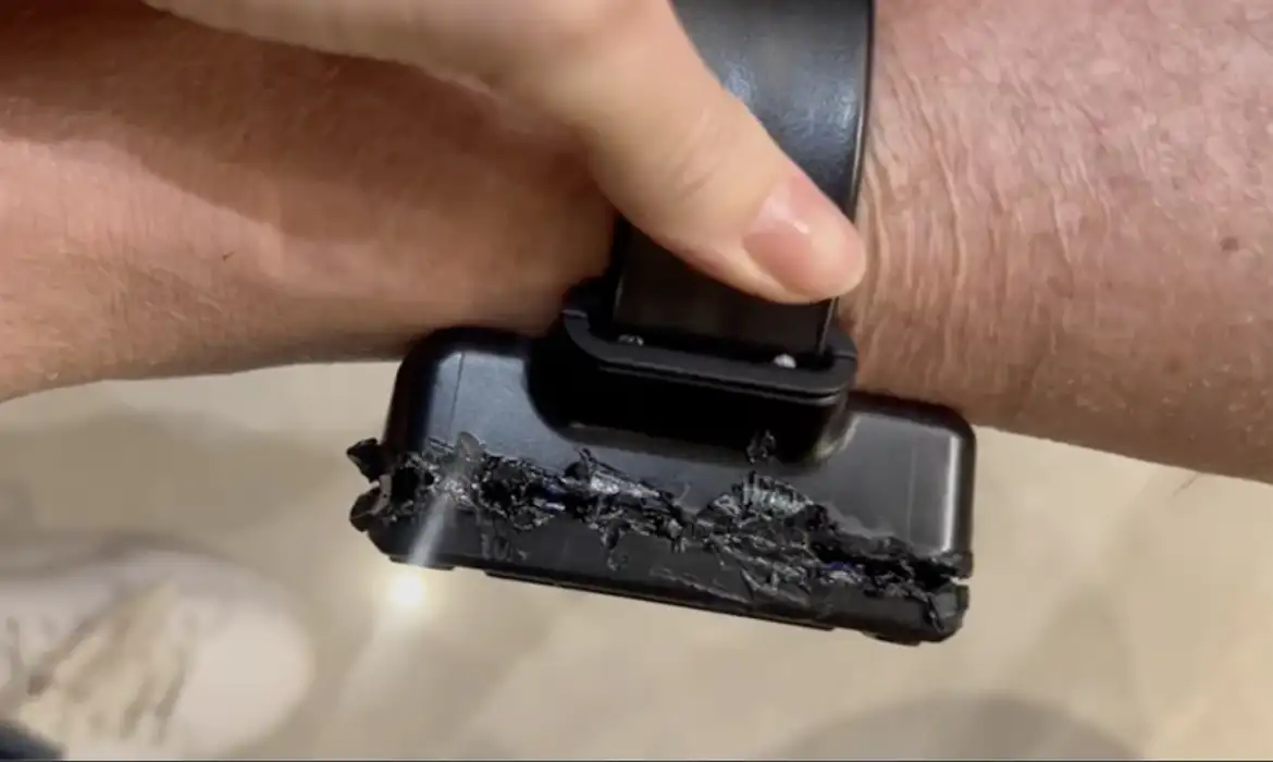 Ex-presidente foi preso após confessar que tentou violar o equipamento.