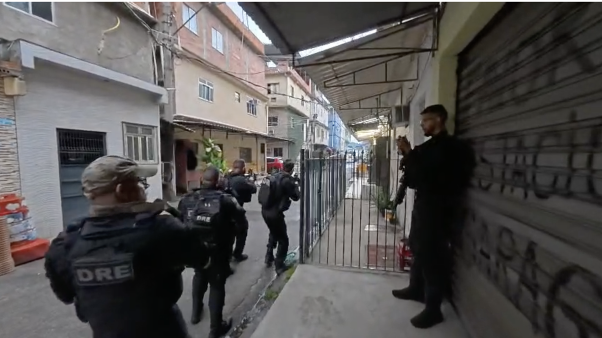 Polícia Civil avança sobre esquema de armas e drogas no Complexo da Maré