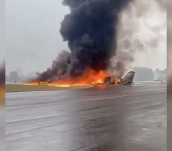 Imagem - Avião particular cai durante pouso e deixa mortos na Carolina do Norte