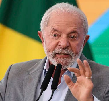 Imagem - Lula diz que envolvidos em fraudes no INSS serão investigados, inclusive familiares