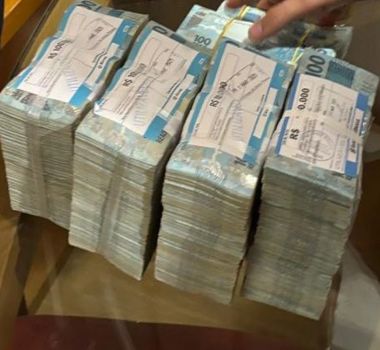 Imagem - PF apreende R$ 430 mil e celulares de deputados do PL durante operação no Rio de Janeiro